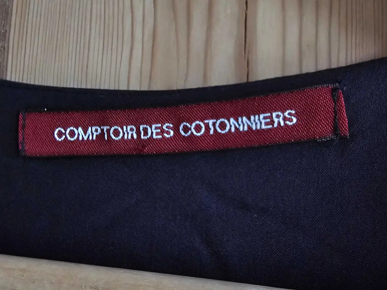 Billede 3 - Fin mørkeblå kjole med lommer 