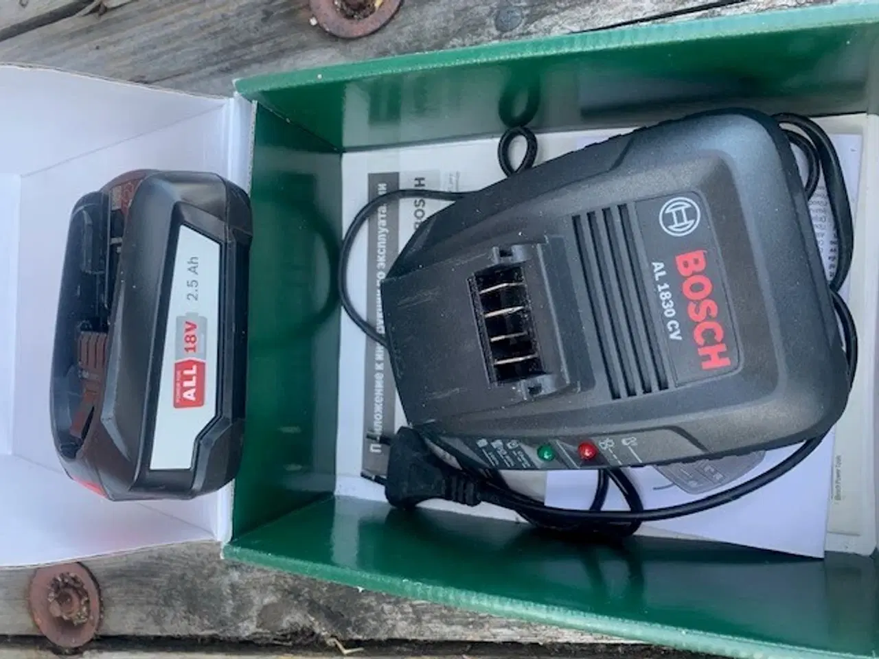 Billede 1 - Bosch 18 Volt lader, batteri og Durablade.