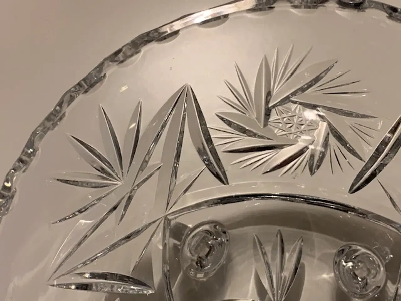 Billede 3 - Krystalskål på 3 fødder - i pæn stand / ingen skår