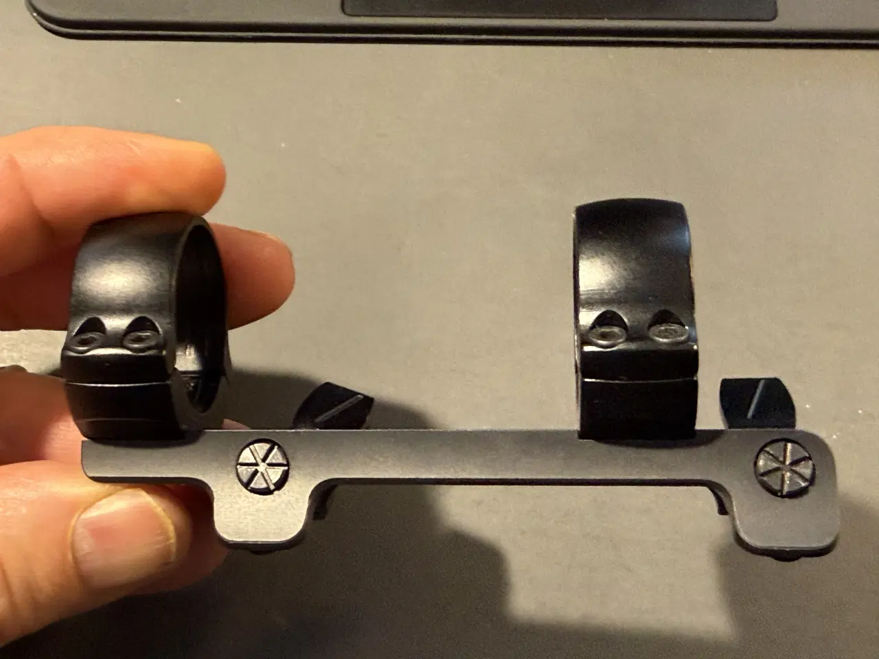 Billede 1 - Blaser montage med 30mm ringe