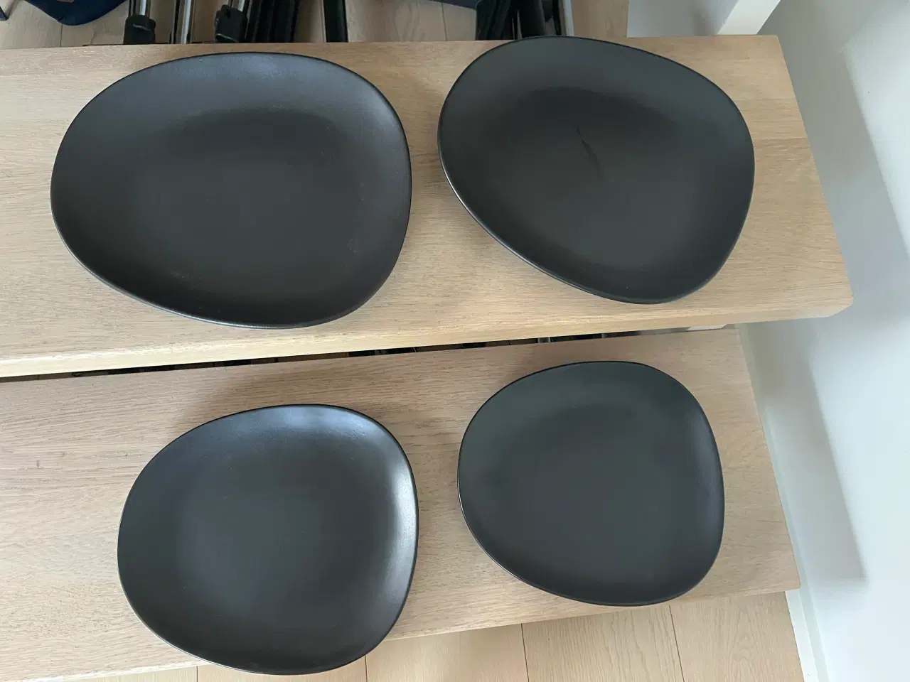 Billede 1 - 4 tallerkener unik facon