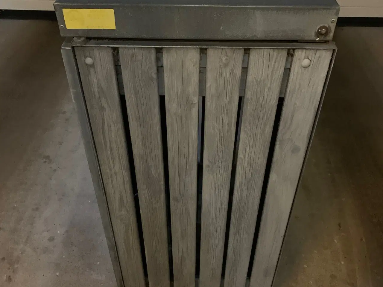 Billede 3 - Affaldsstativ med trykimprægneret træ