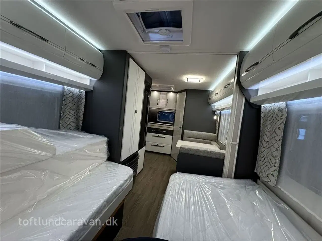 Billede 4 - 2026 - Hobby Excellent 460 SL   Ny 2026 KOMMER SNART PÅ LAGER. Enkeltsenge samt endekøkken og stort badeværelse. LAV VÆGT.