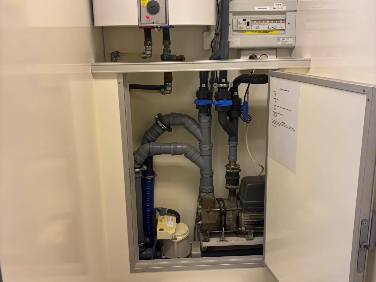 Billede 2 - Mandskabsvogn med vakuumtoilet