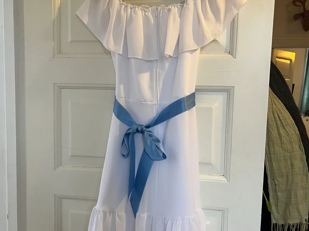 Billede 2 - Konfirmationskjole, Lilly, str. 38