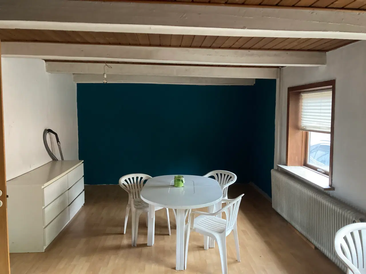 Billede 12 - Hus i rolig omgivelse tilbydes til saelg