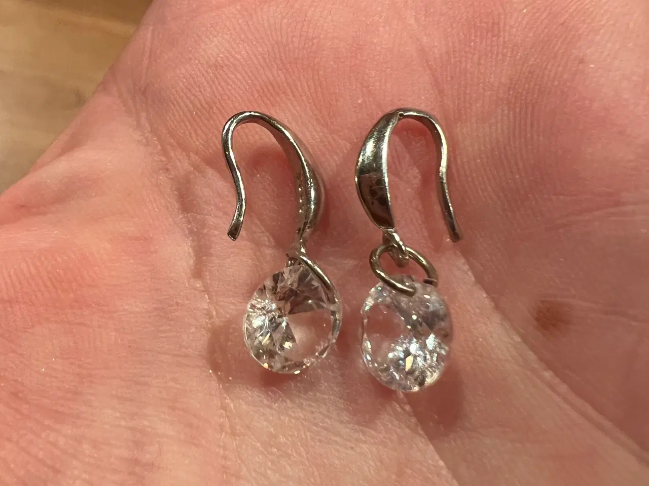 Billede 3 - Smukke sølv øreringe i pæn stand