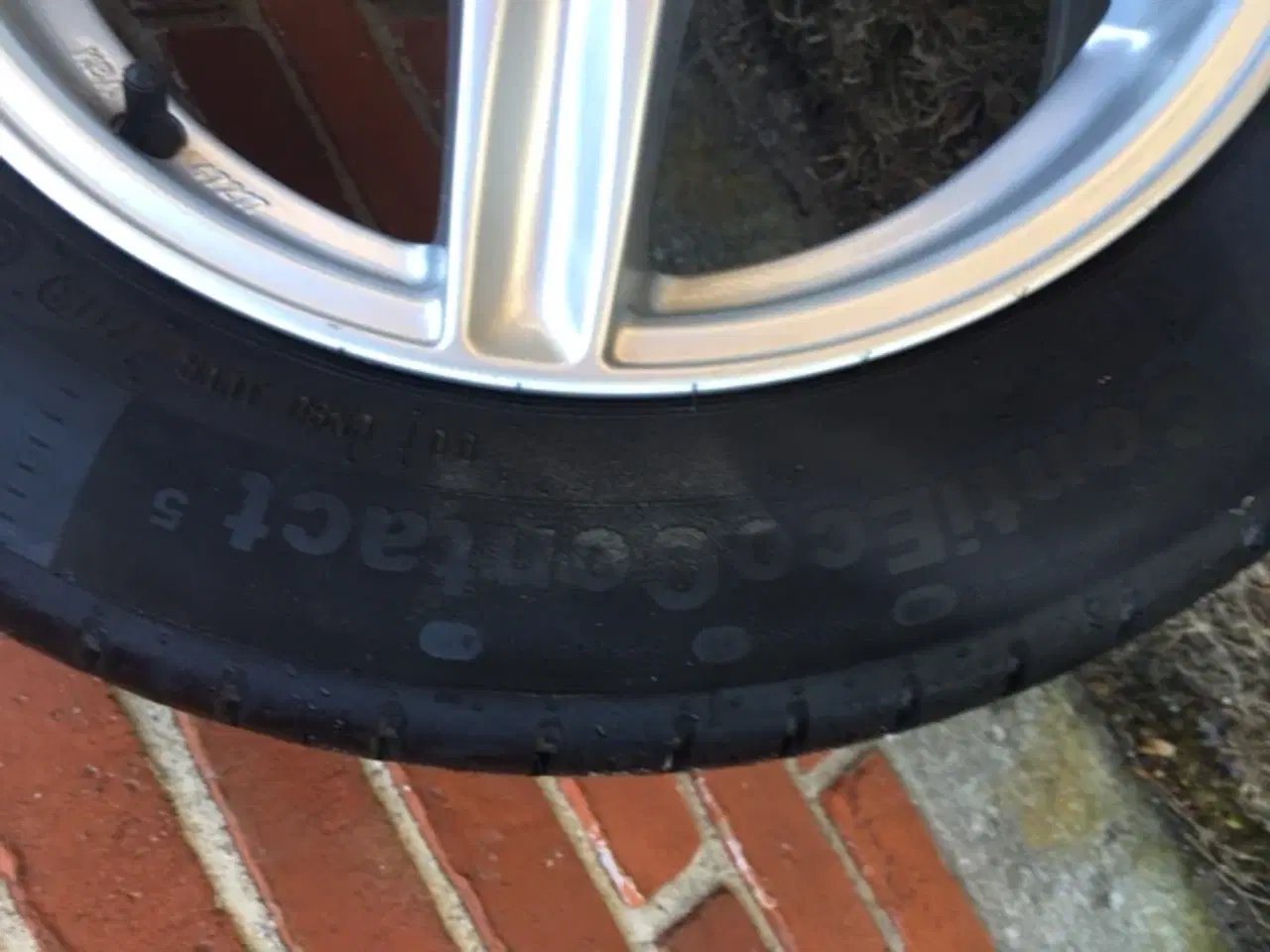Billede 2 - flot fælge med næsten ny dæk, ContiEccoContact 