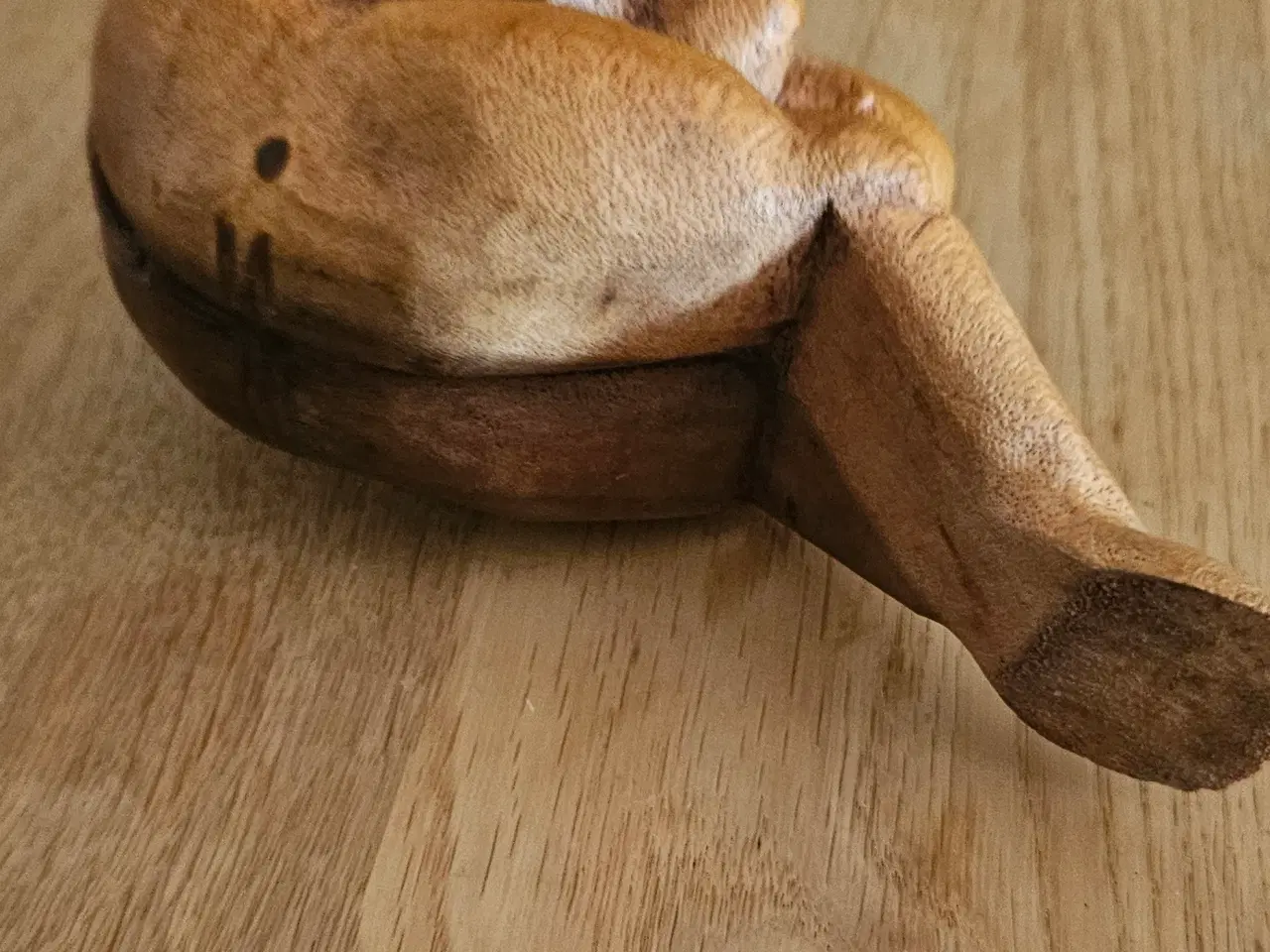 Billede 2 - Træfigurer, Sørgende kriger