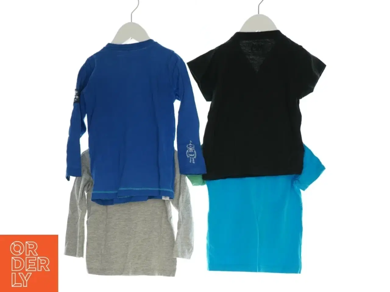 Billede 2 - 2 bluser og 2 t-shirts (Str. 92)