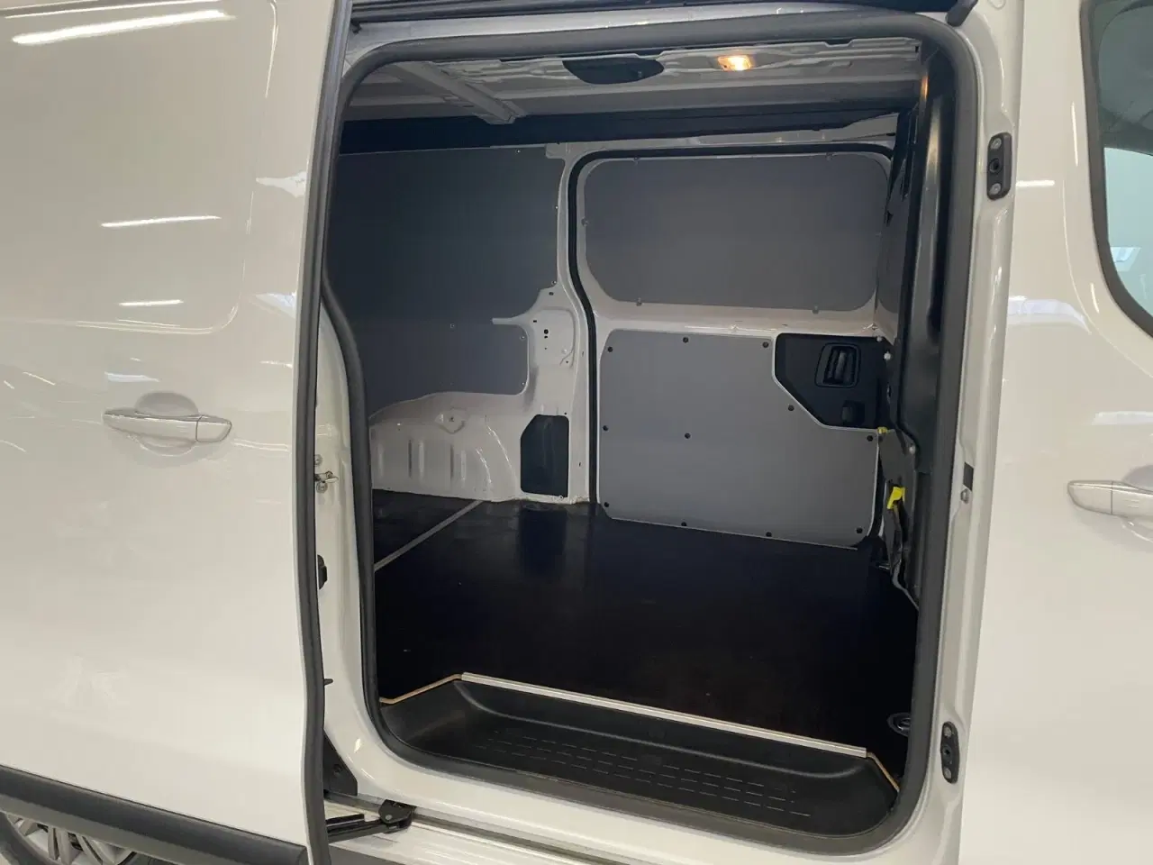 Billede 13 - Opel Vivaro 2,0 D 145 Enjoy L3V2 aut.