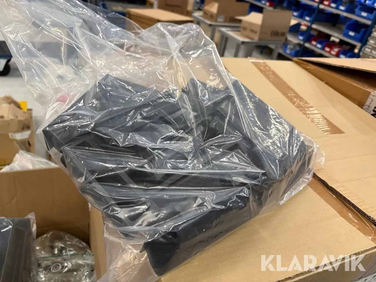 Billede 6 - Assorteret lot med beslag, låse, spænder mm.