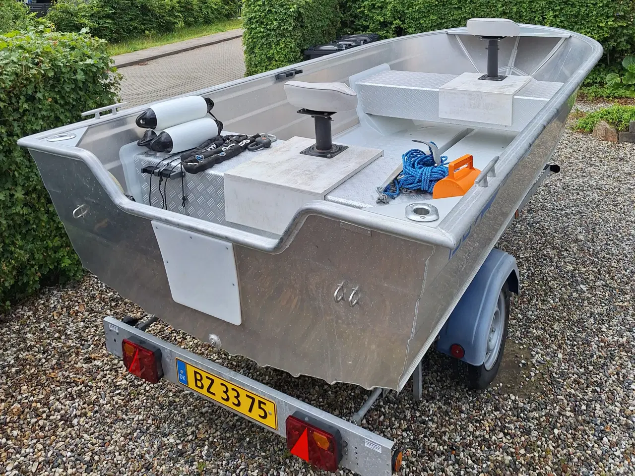 Billede 1 - Alu. Fiske jolle ny 20 hk motor.