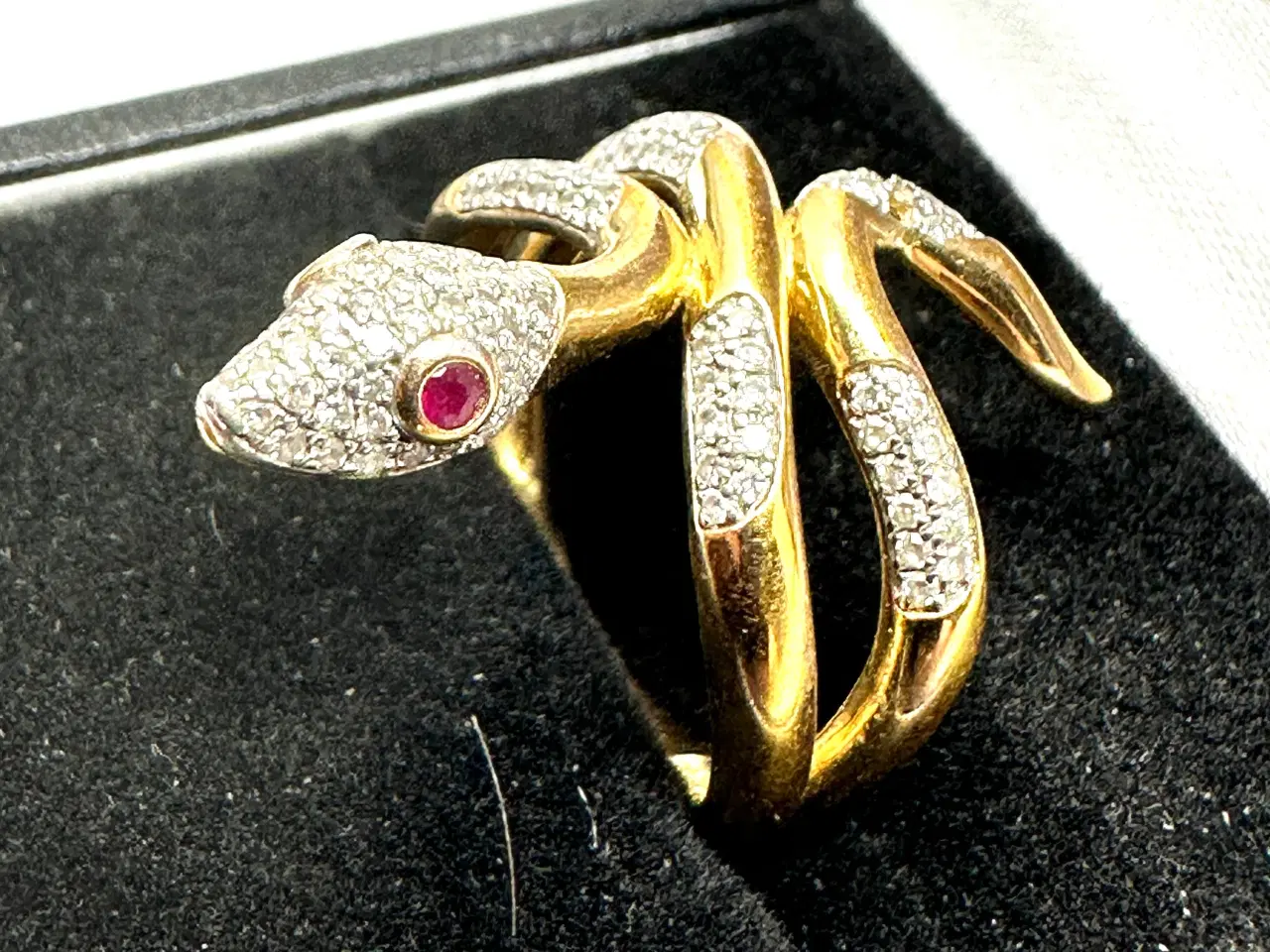 Billede 5 - Slange ring i sølv og guld med diamanter og rubinø
