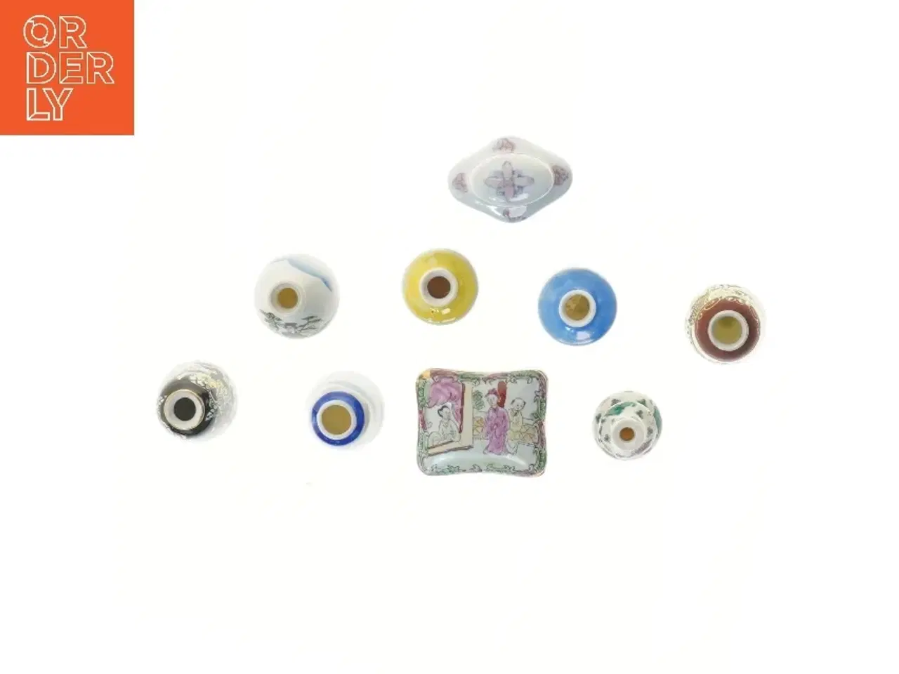 Billede 2 - Små dekorative porcelænsvaser (str. 6,5 cm)