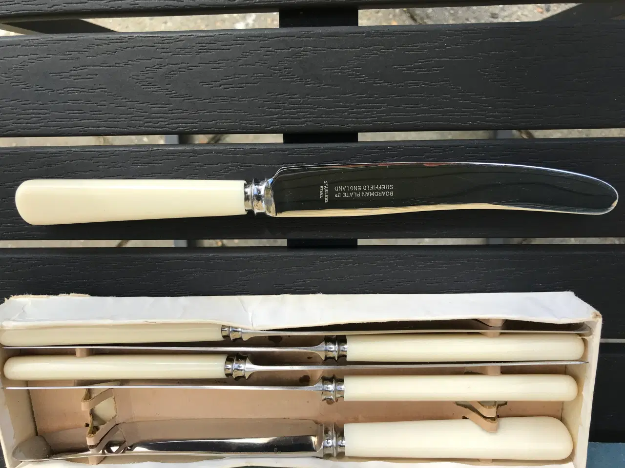 Billede 1 - Smøreknive, ældre model, stainless, råhvidt skaft