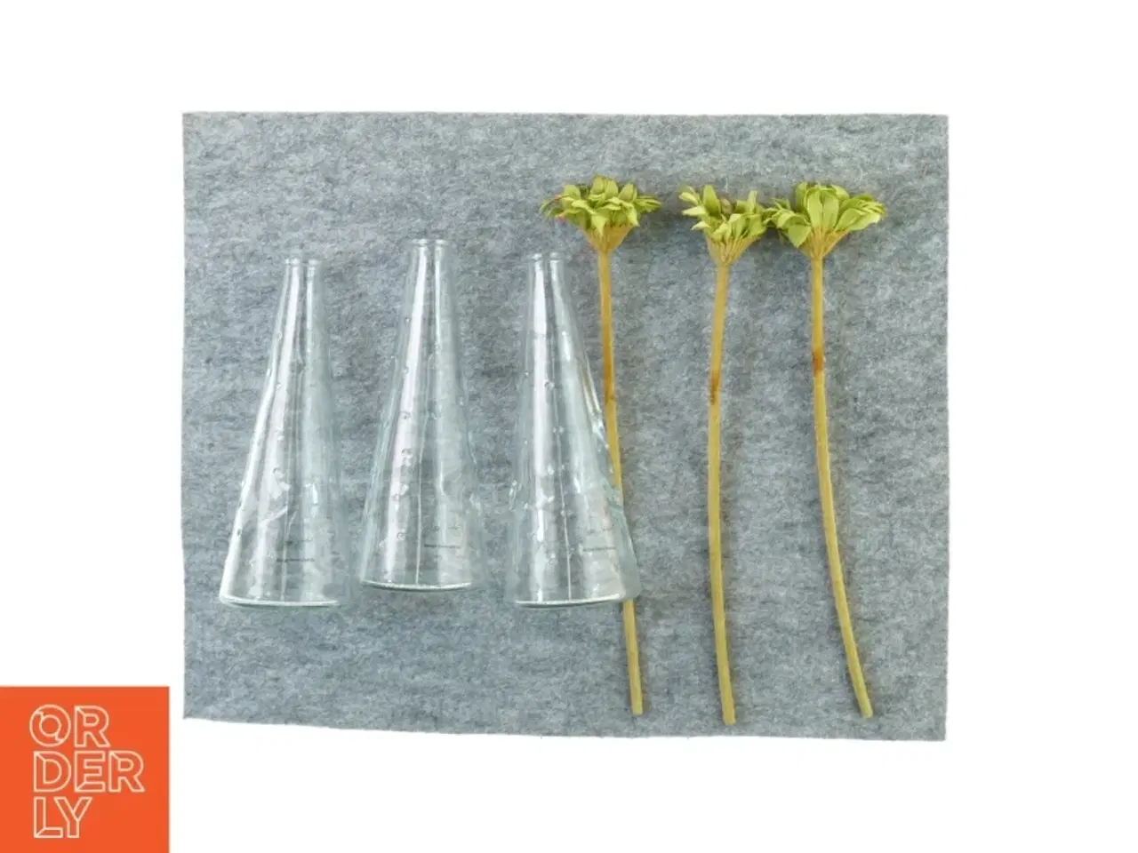 Billede 4 - Vaser med blomster fra Ikea (str. 18 x 7 cm)
