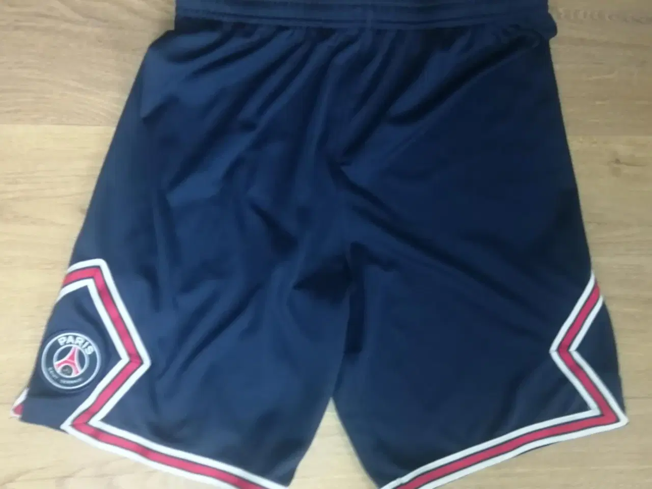 Billede 2 - PSG NIKE AIR JORDAN SHORTS, 13-14 ÅR, I FLOT STAND