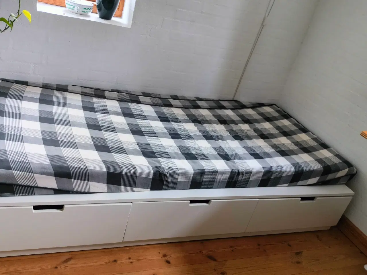 Billede 1 - Enkeltmandsseng IKEA 90x200