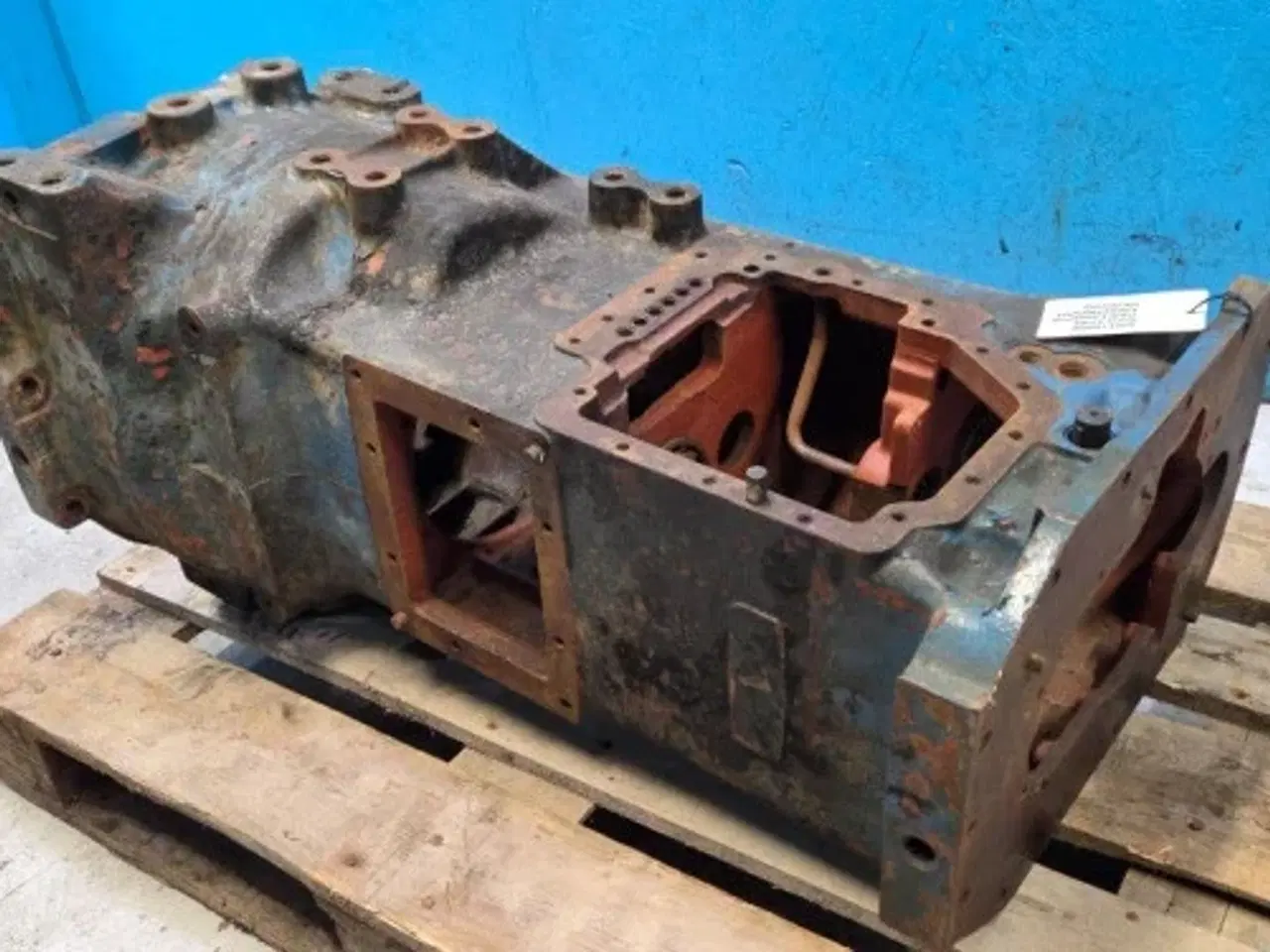 Billede 7 - Ford 7740 Gearkassehus F0NN7005AH