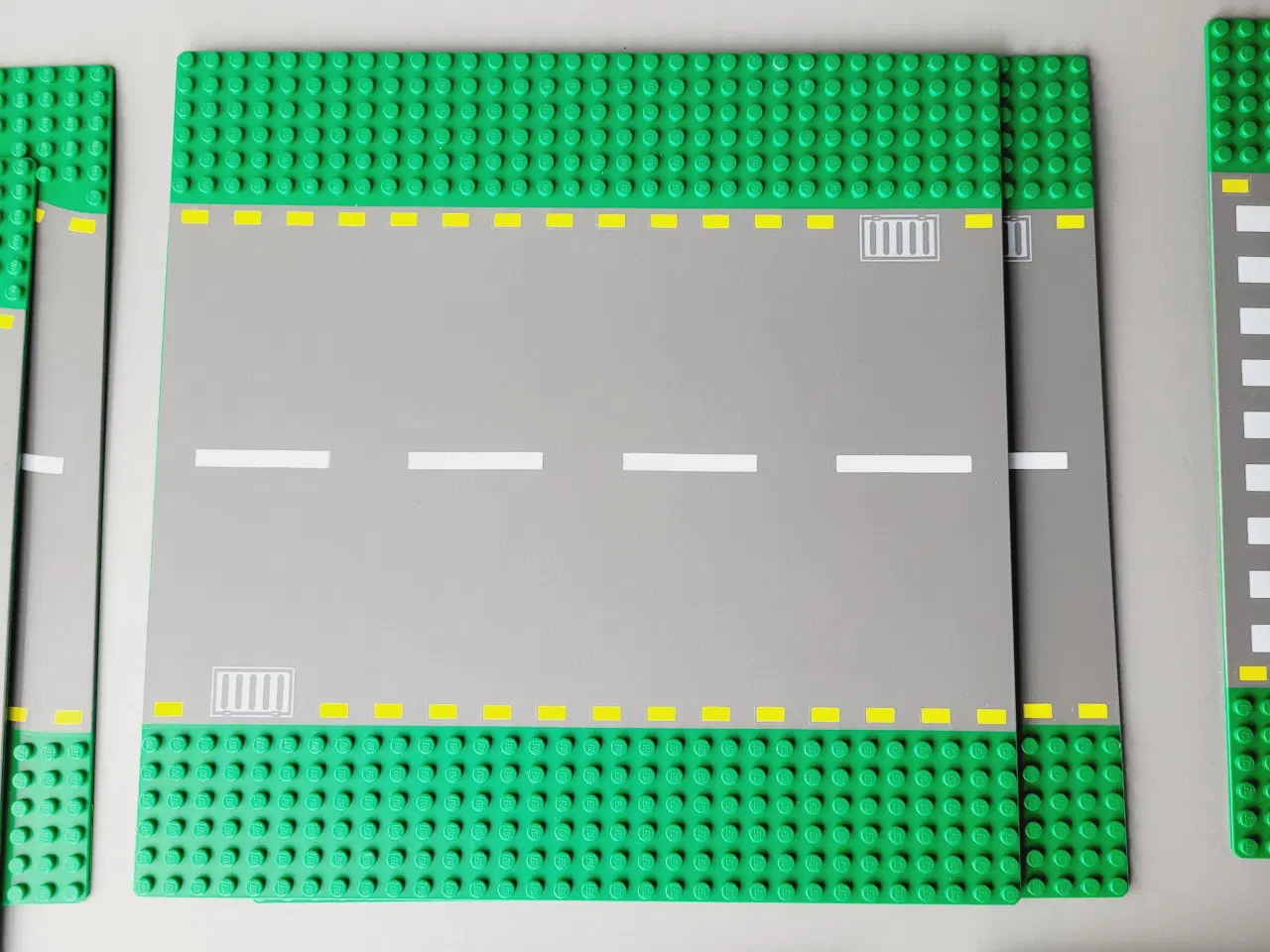 Billede 3 - ⭐️· Stort Sæt på 13 Originale LEGO Vejplader City