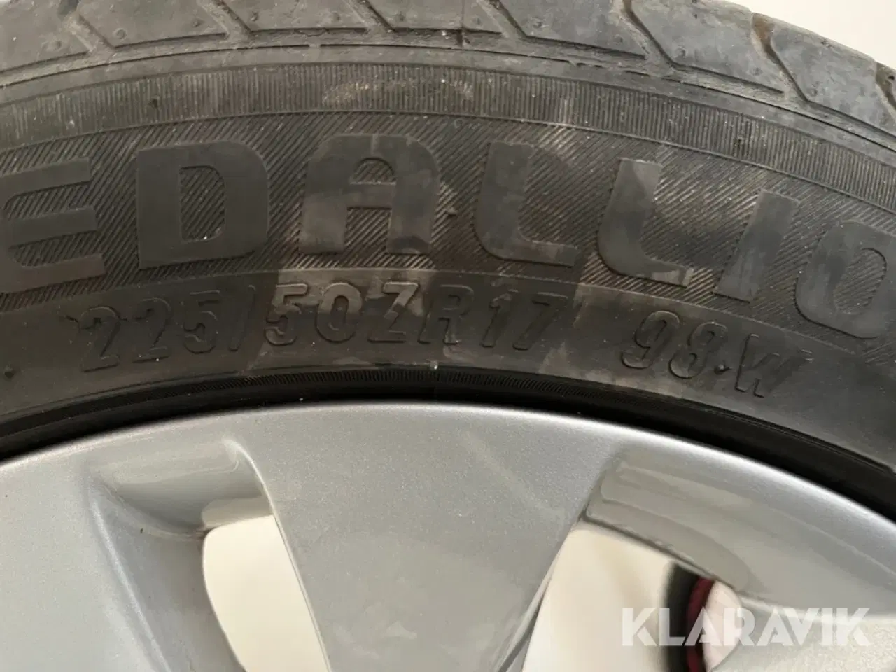 Billede 10 - Dæk med fælg MEDALLION 225/50ZR17