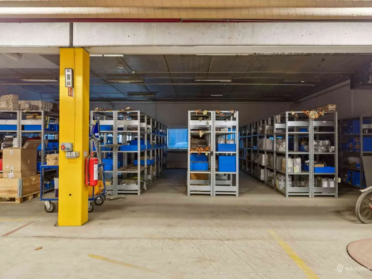 Billede 7 - Effektiv last mile-løsning med lyst kontorafsnit