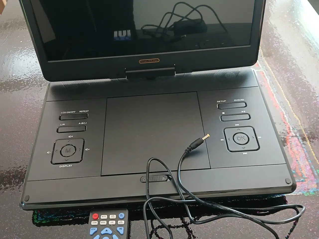 Billede 1 - bærbar dvd med remoter