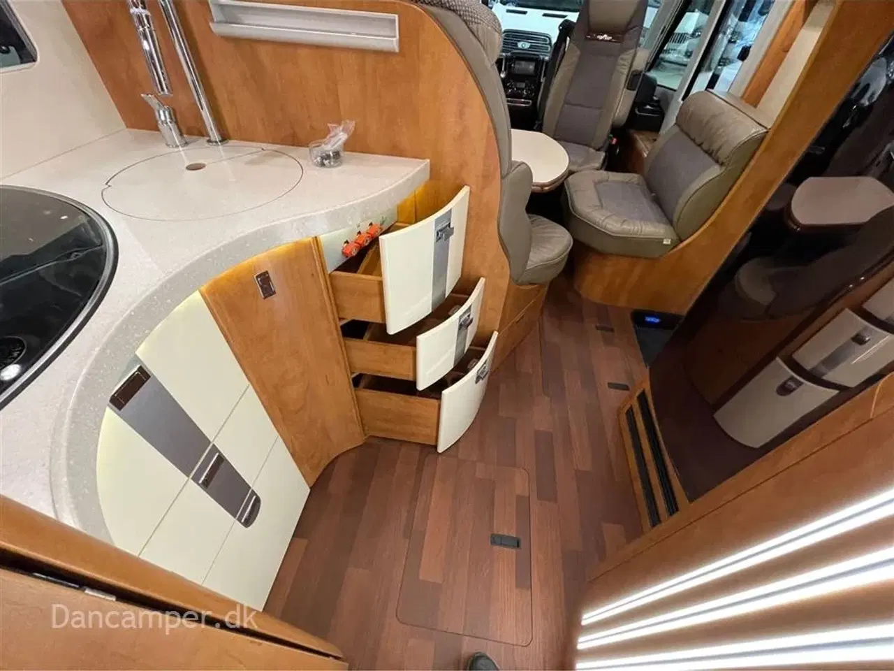 Billede 29 - 2017 - Carthago chic c line II   RESERVERET -Luxus autocamper med næsten alt i udstyr, kun kørt 39.500 km  - Kommissionsalg