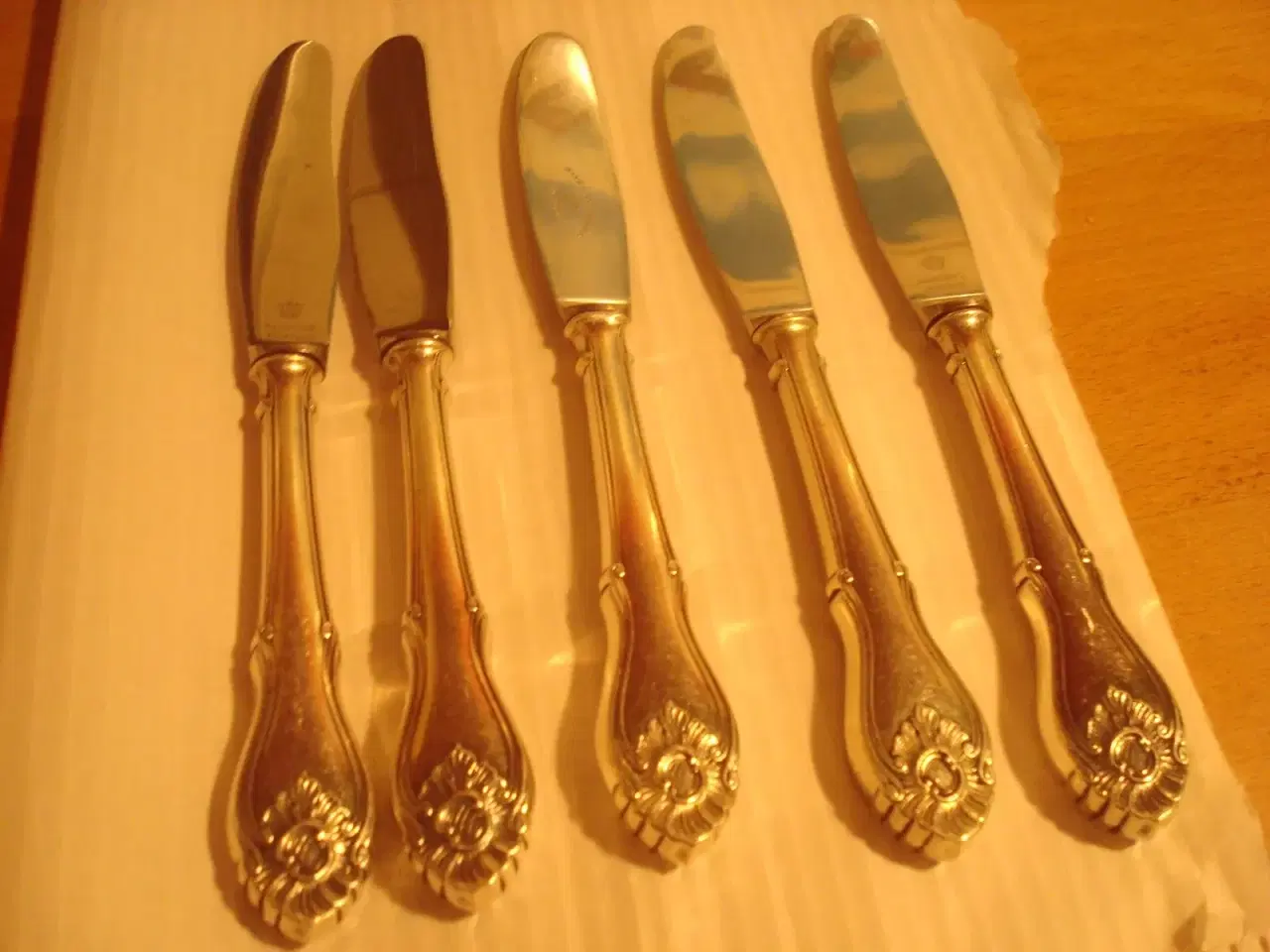 Billede 1 - ROKOKO middagsknive, ægte sølv i skaftet