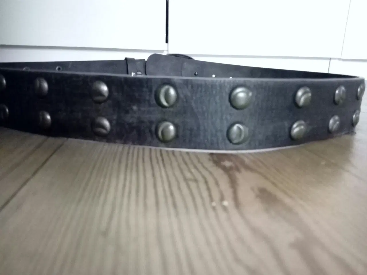 Billede 2 - Læderbælte med metalspænde