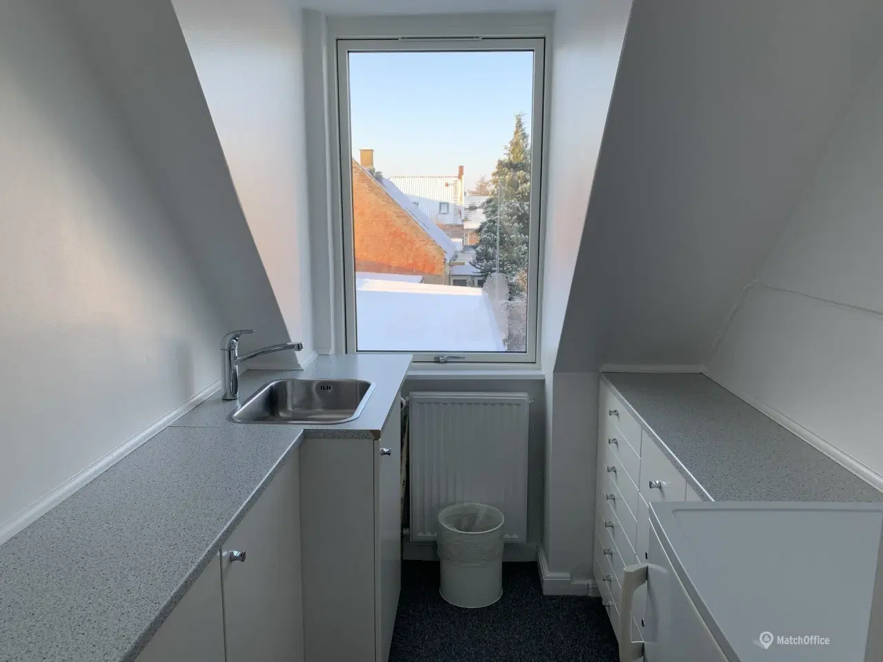 Billede 5 - Mindre og rigtig hyggeligt kontorlejemål tæt på offentlig transport og E47/E20