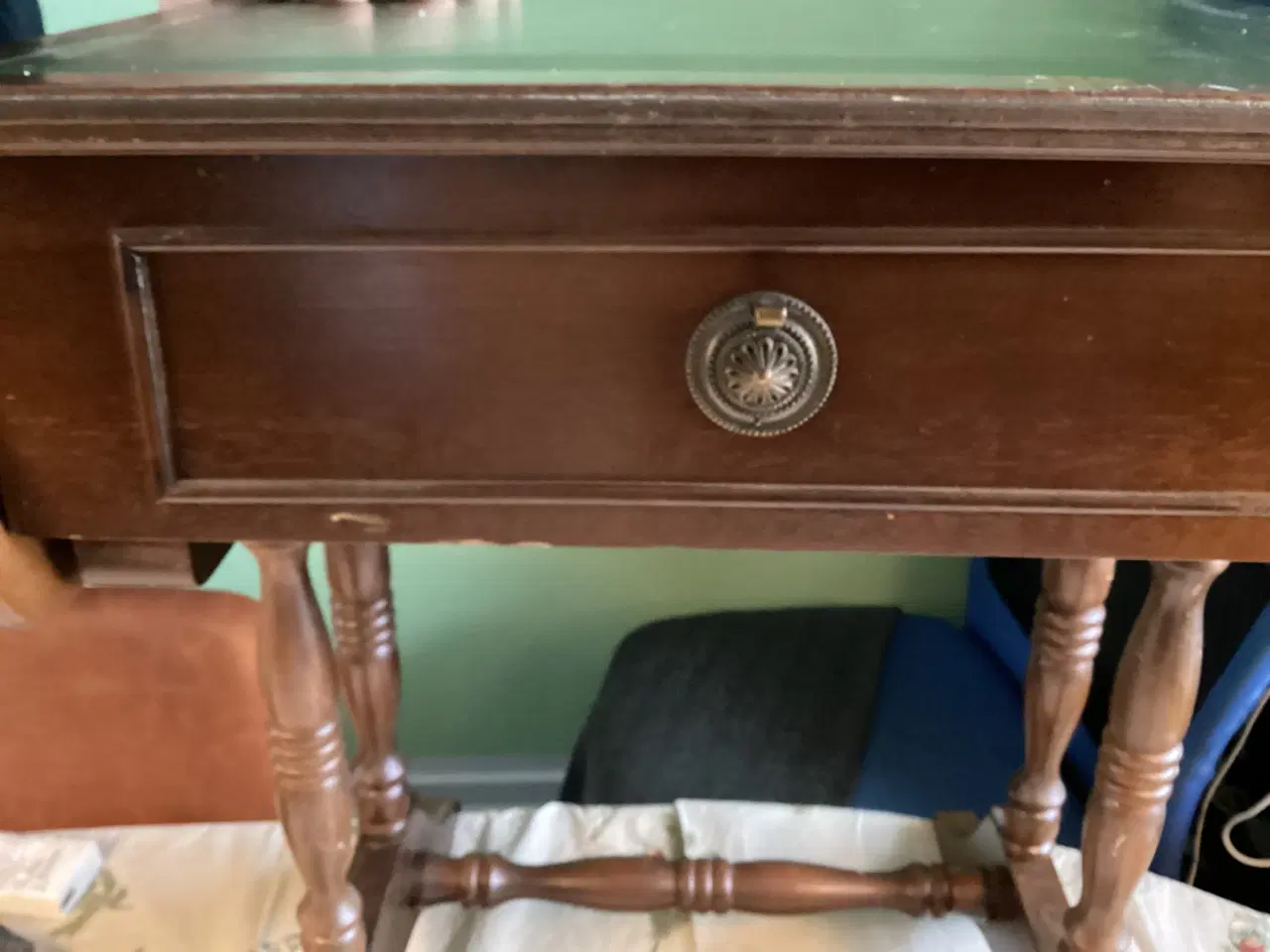 Billede 7 - Sybord/ sidebord meget gammel