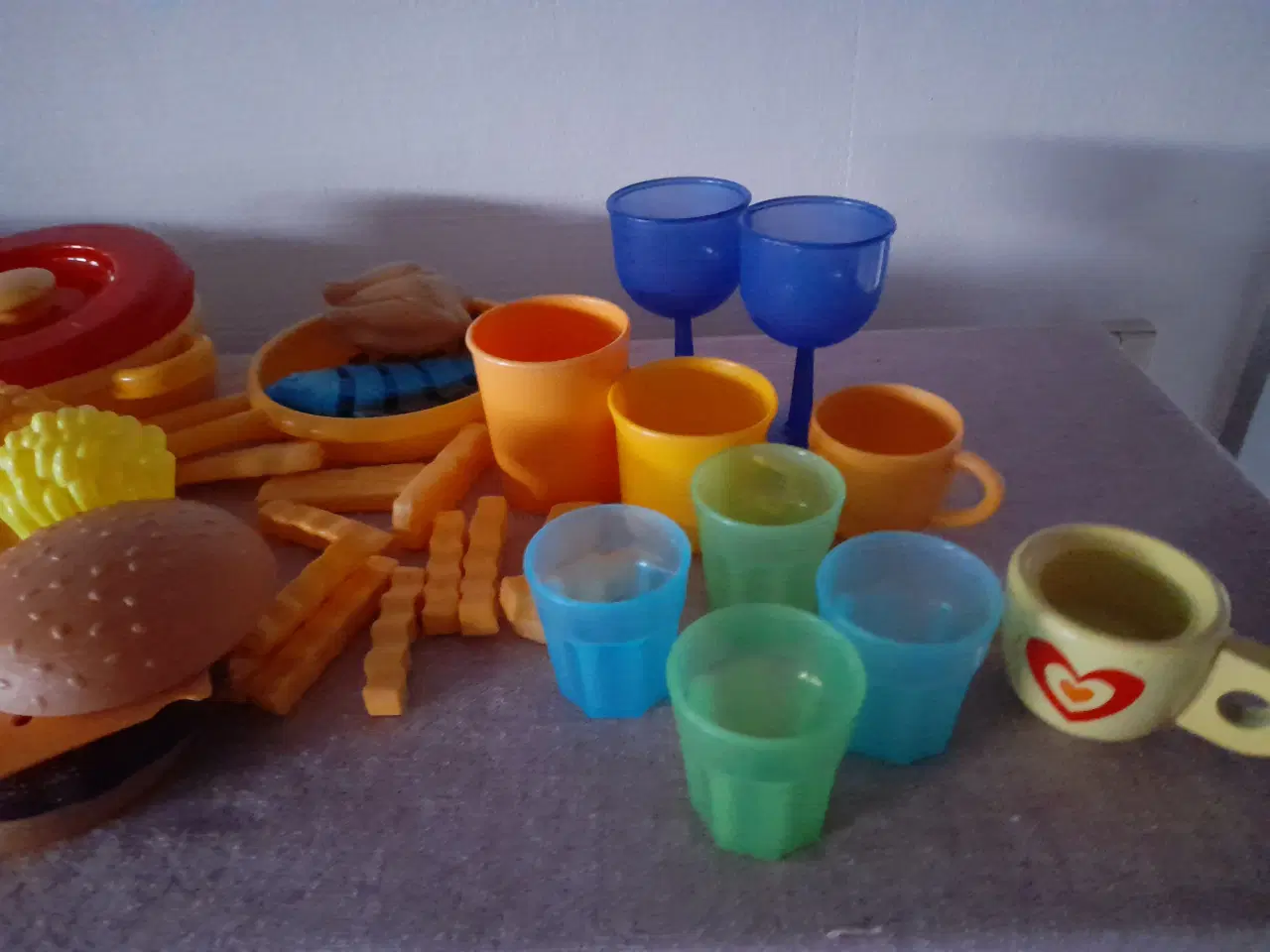 Billede 4 - Legemad og køkkenudstyr ( 75 dele).