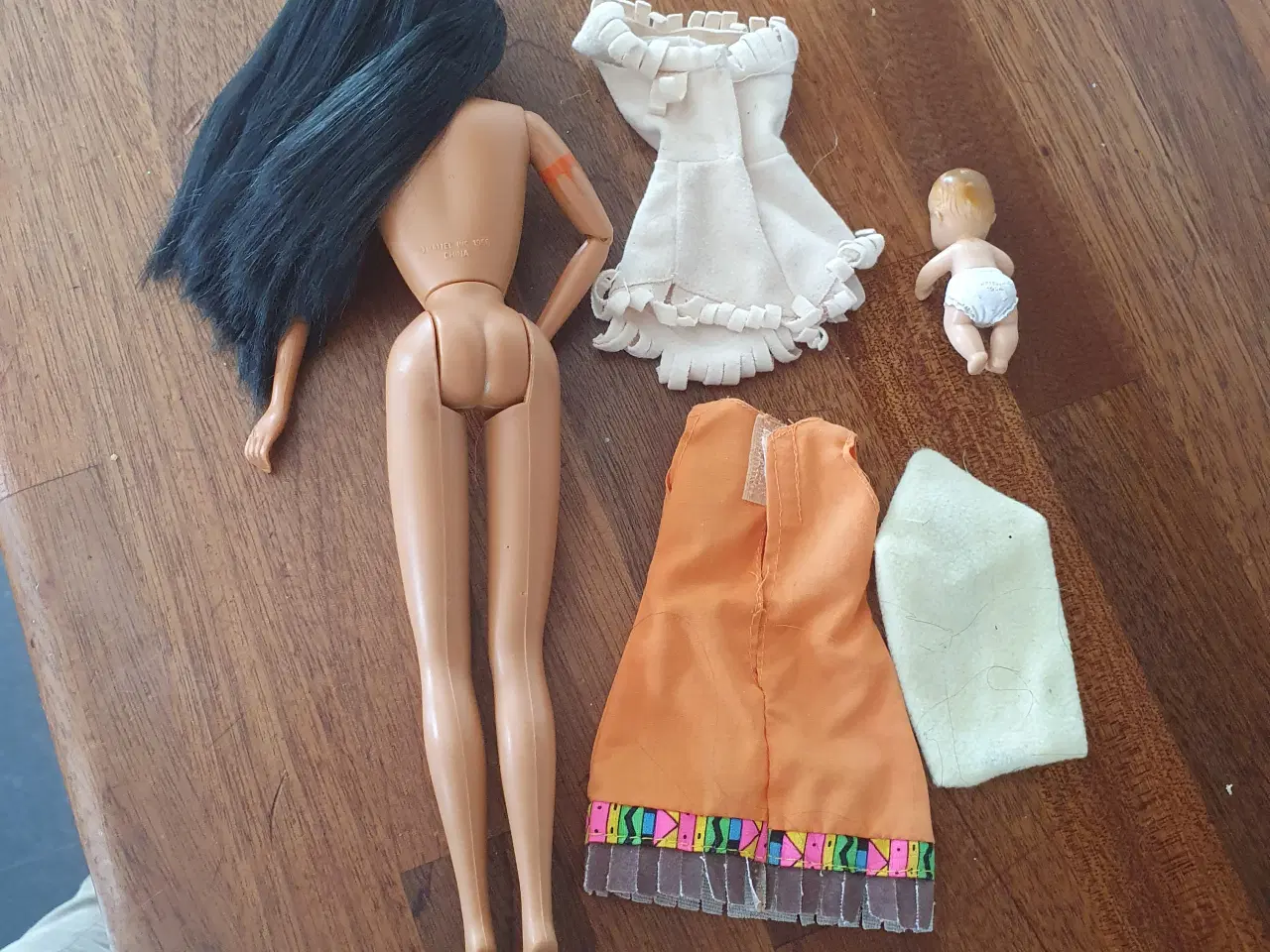 Billede 12 - Barbie indianer, gravid, bil, hest, osv