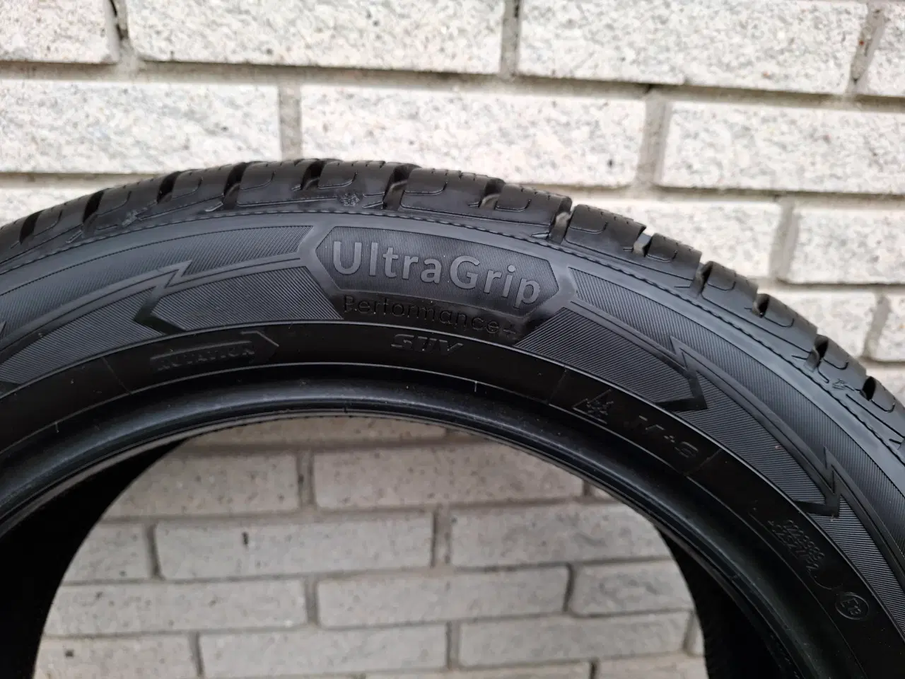Billede 4 - Goodyear vinterdæk 215/55-18 99V 