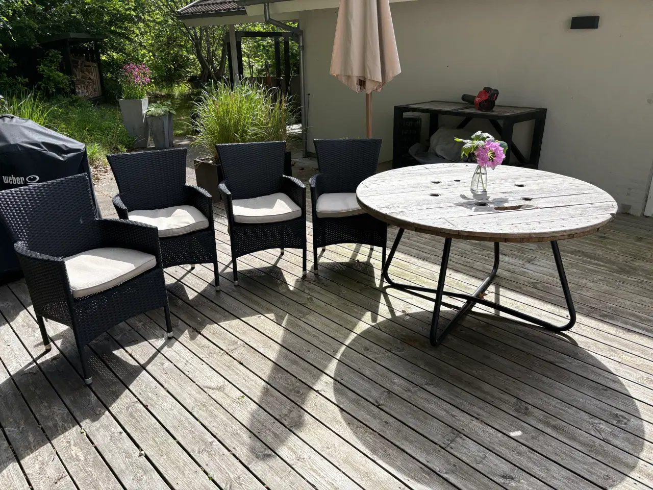Billede 2 - Lækkert havebord med 4 stole
