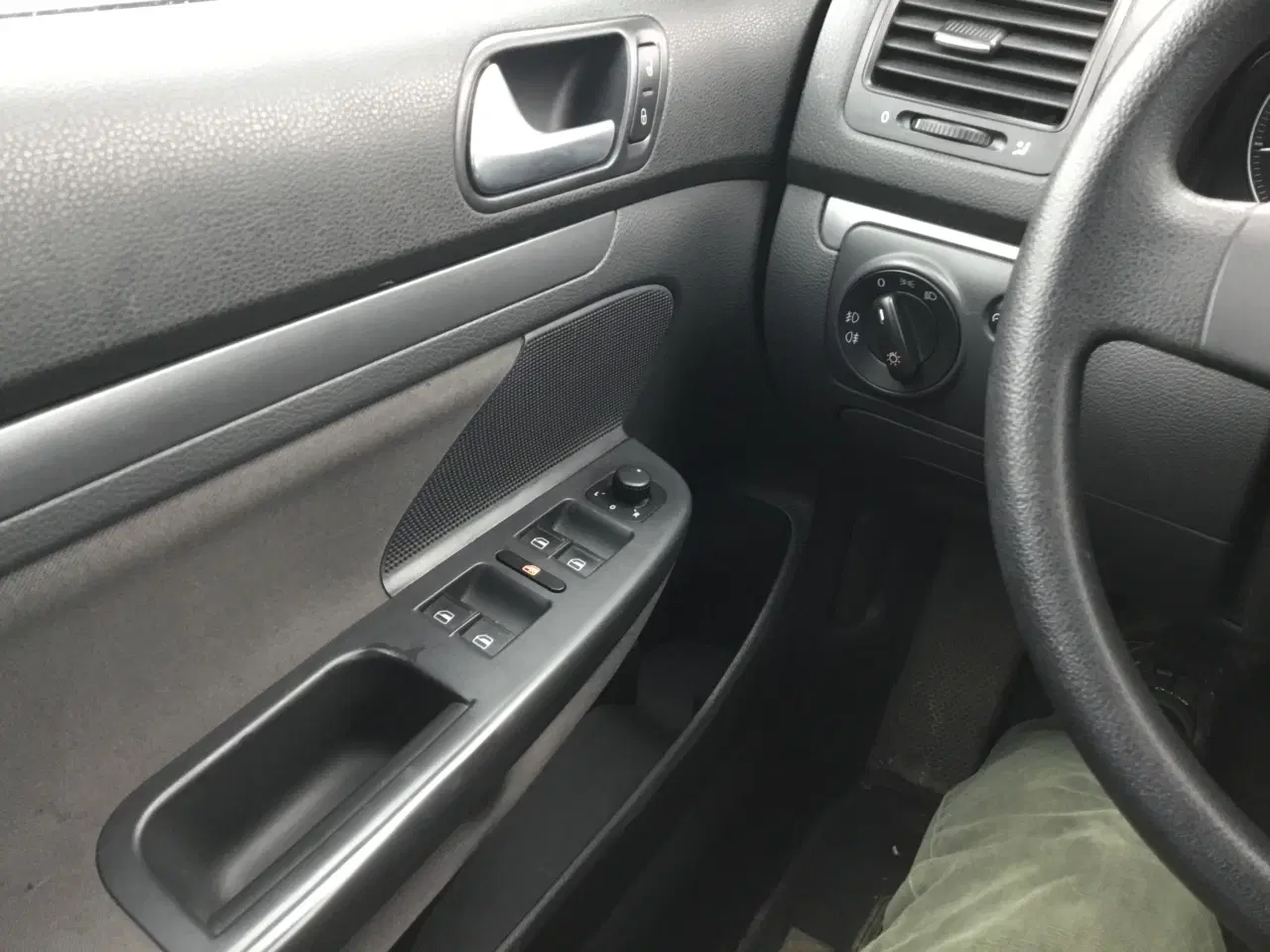 Billede 8 - Vw golf 1,6 st.car benzin lev nysynet træk mm