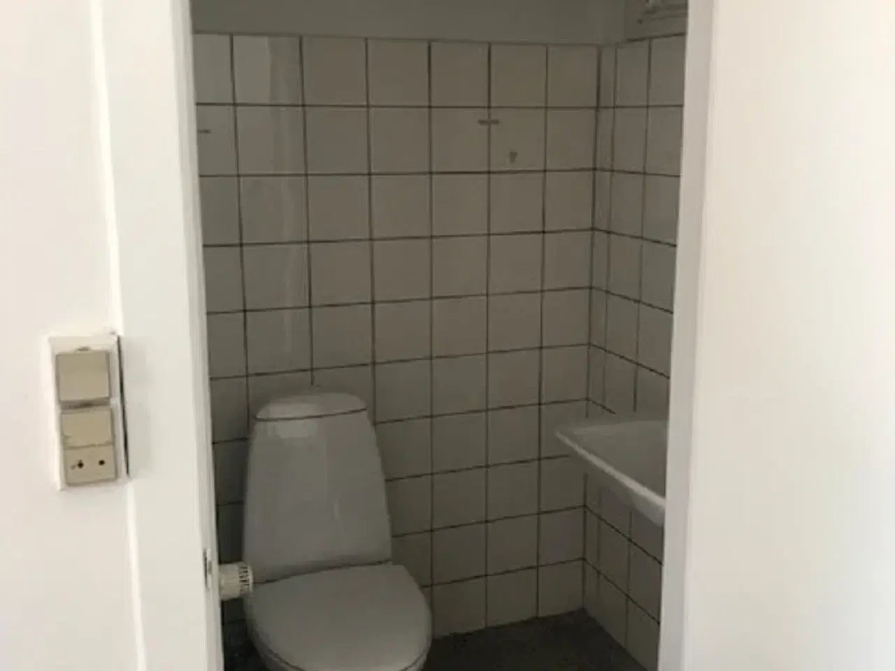 Billede 9 - Butikslokale til leje på Kongevejen 10 i Nordsjælland.