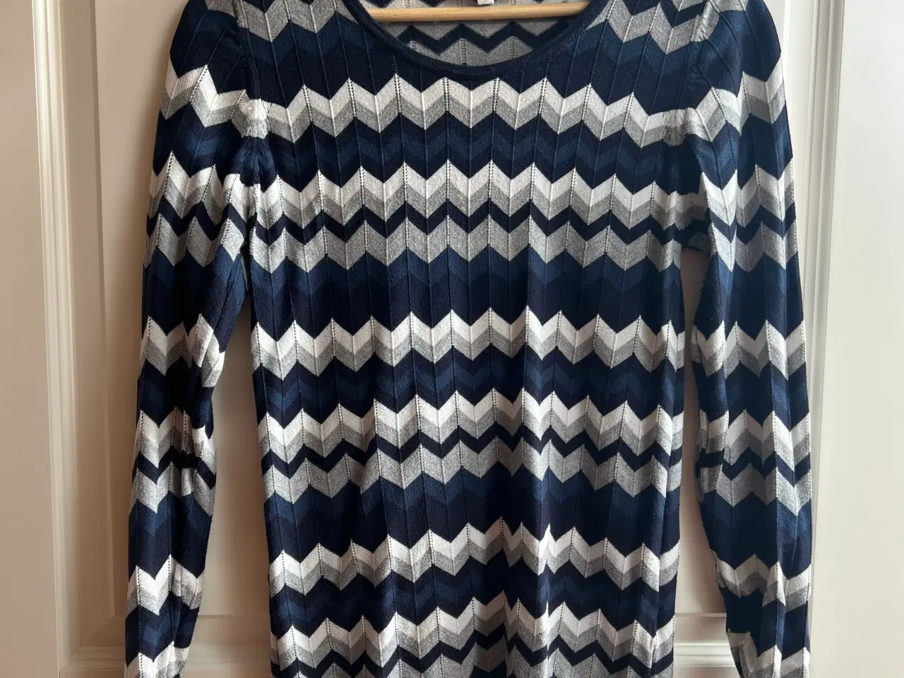 Billede 1 - Sweater str. M/L