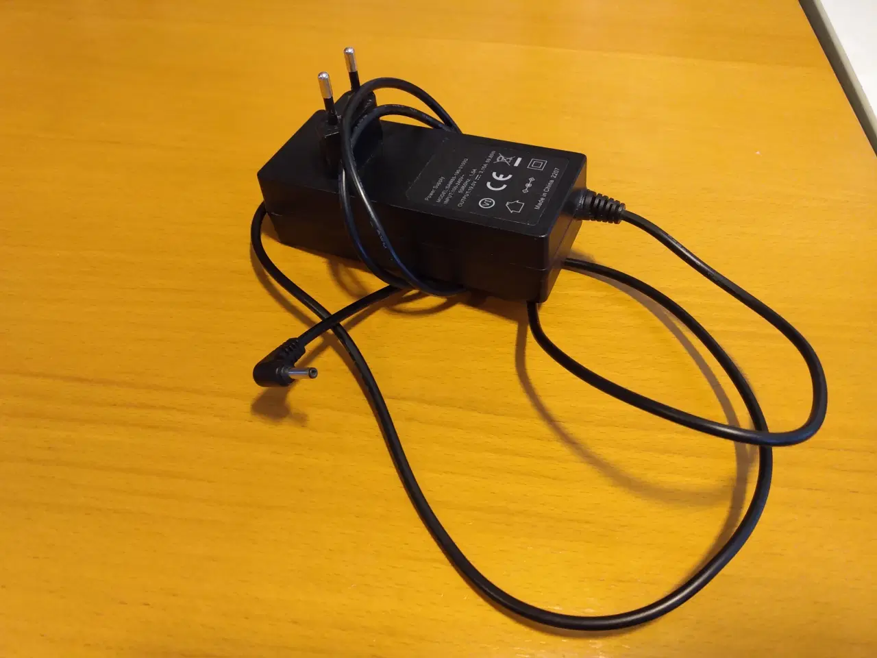 Billede 1 - Oplader til bærbar computer