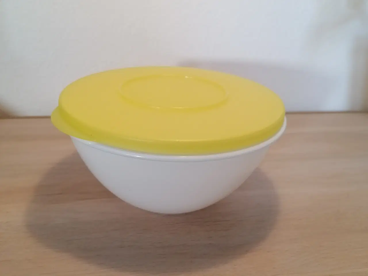 Billede 1 - Tupperware skål med låg