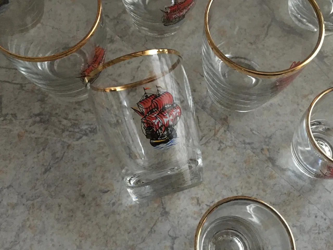 Billede 3 - Drikke glas med guldkant