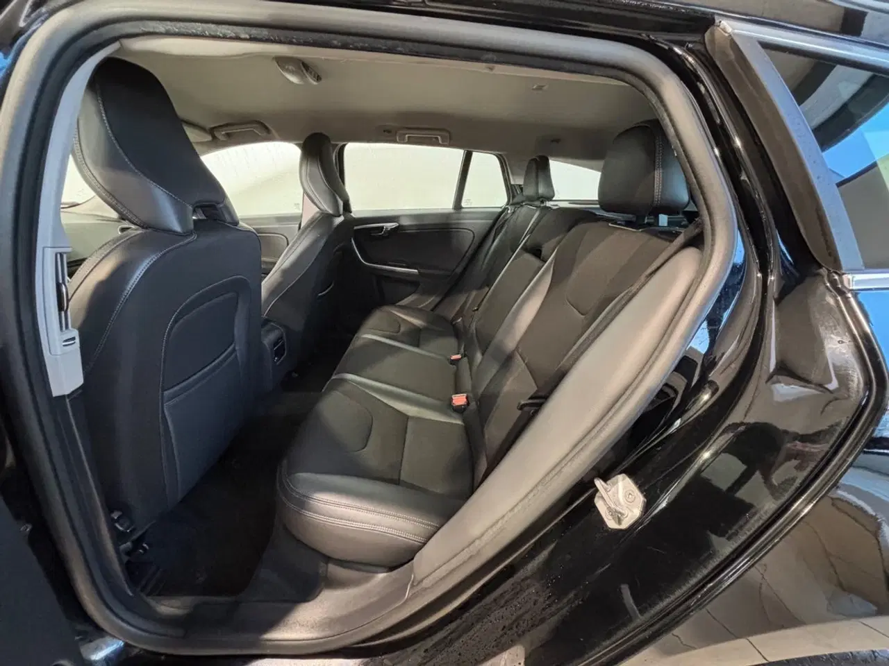 Billede 6 - Volvo V60 190HK Med aftageligt træk