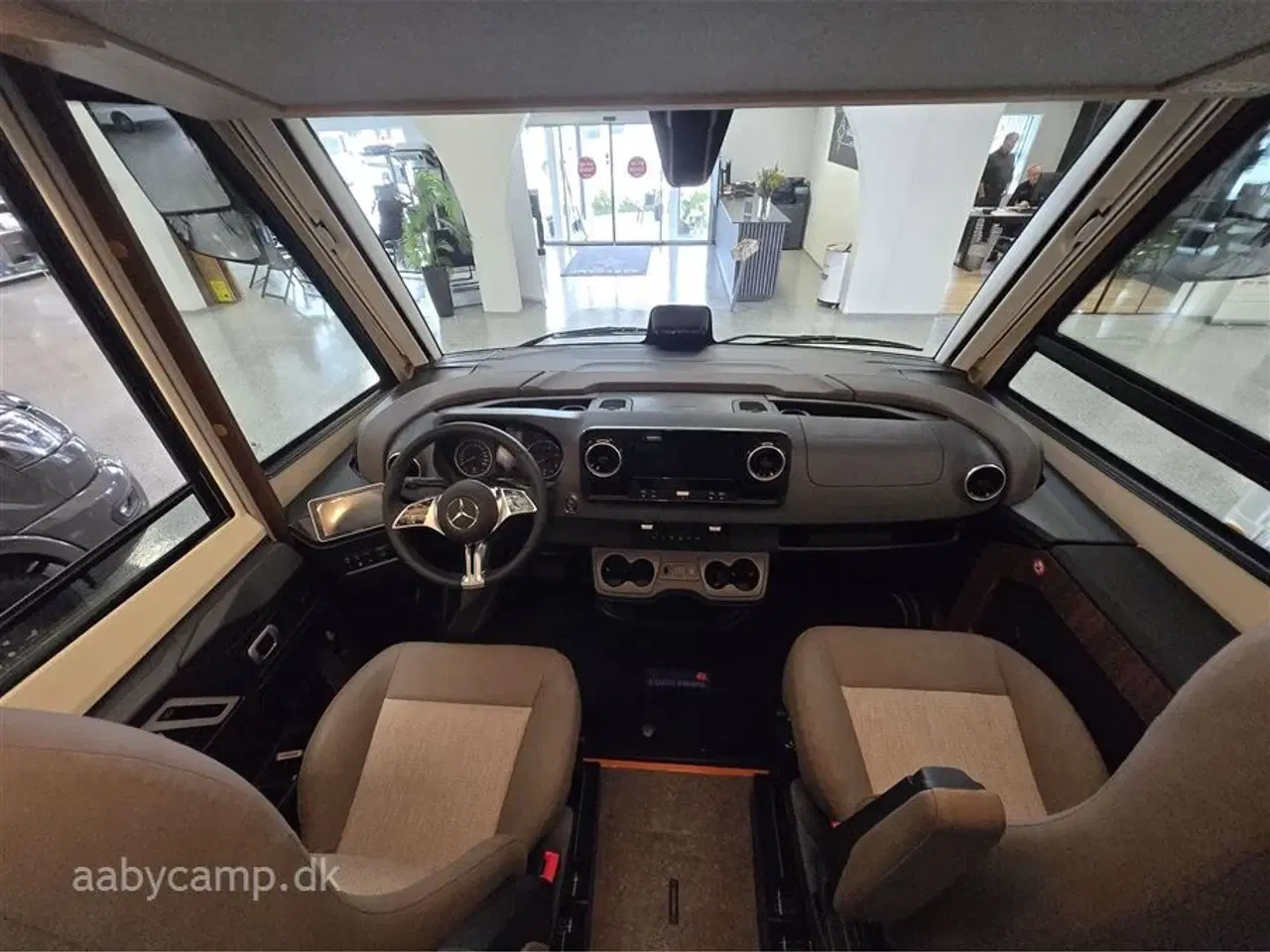 Billede 6 - 2026 - Euramobil Integra Line GT 726 EF   MERCEDES FØRE ASSISTENTER.  MERCEDES AL-KO. UDVENDIG GAS. UDVENDIG BRUSER. LITHIUM BATTERI. ALDE CENTRALVARME.