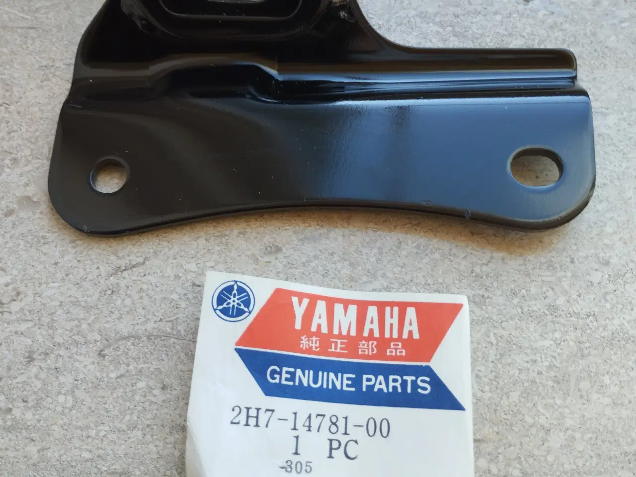 Billede 1 - Yamaha XS 1100 1980 Holder udstødning. (%)