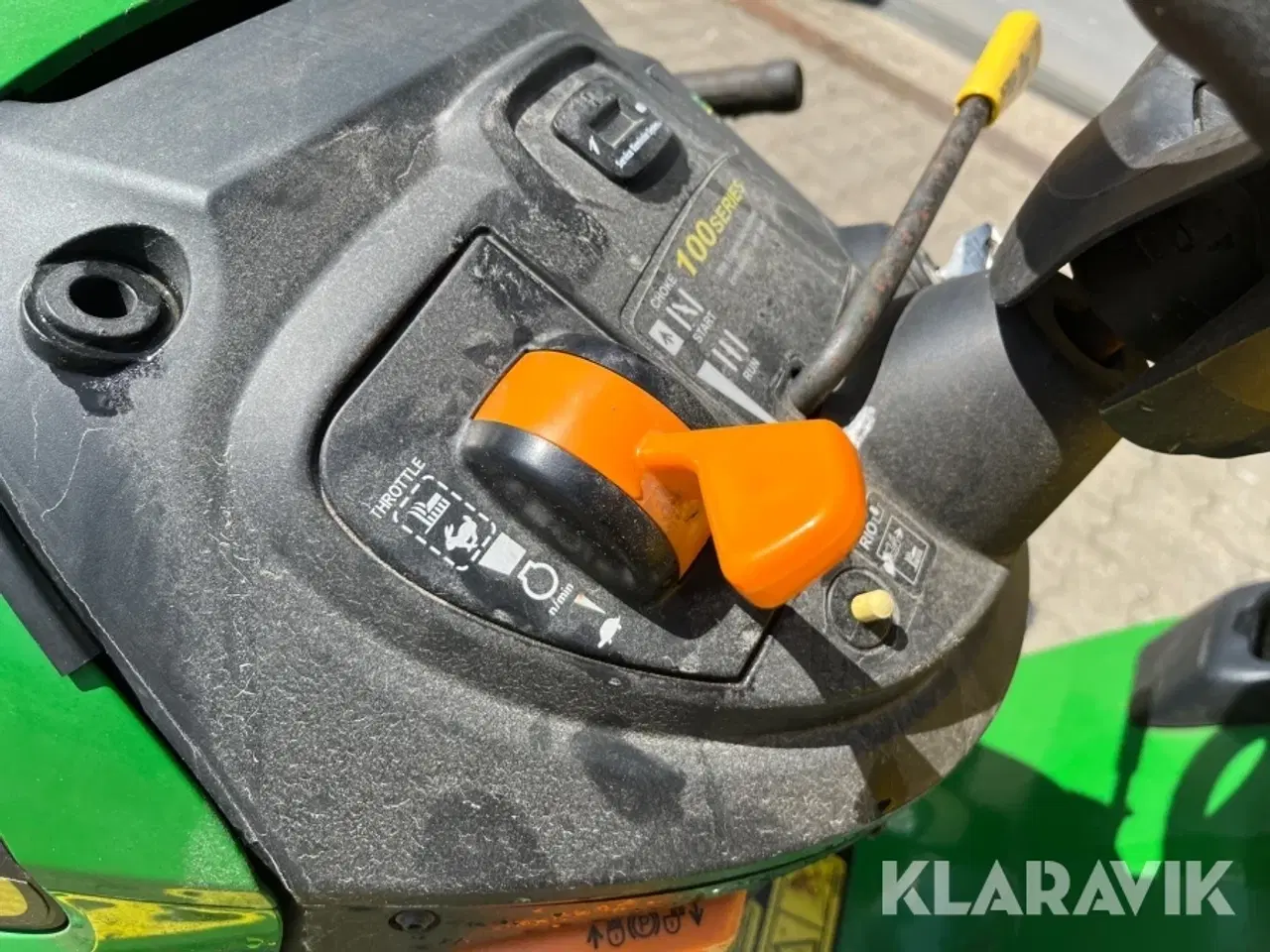 Billede 10 - Græsslåmaskine John deere X125