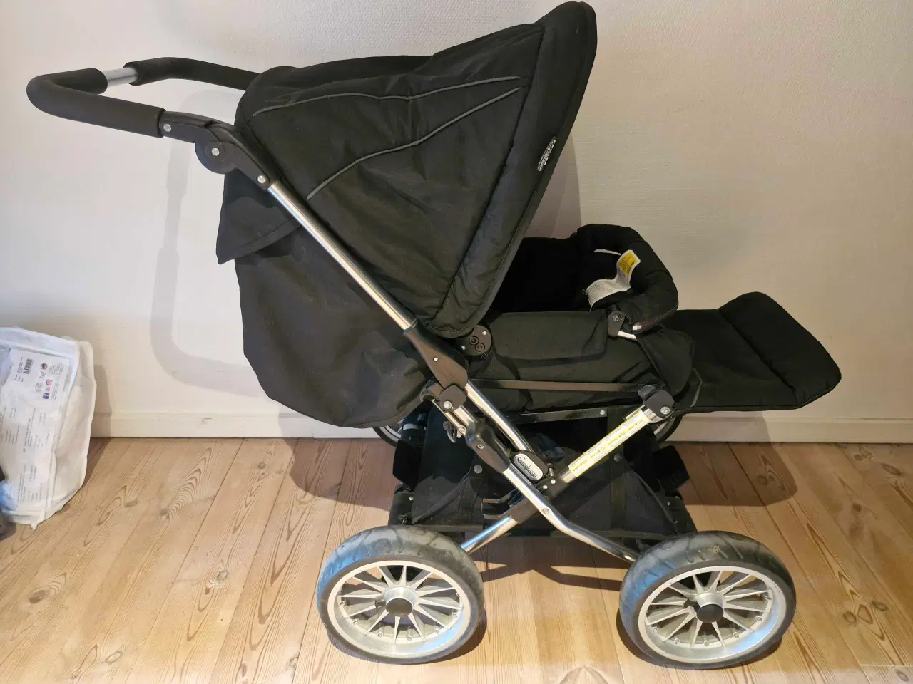 Billede 2 - Emmaljunga Cerox Klapvogn 