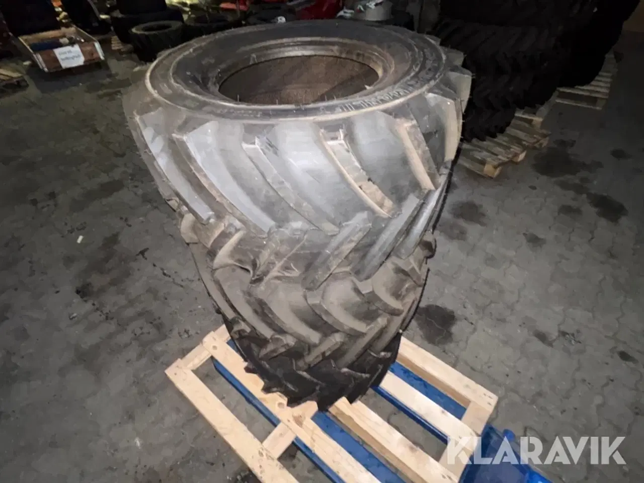 Billede 2 - Dæk Galaxy Super Trancher til manlift 3 styk