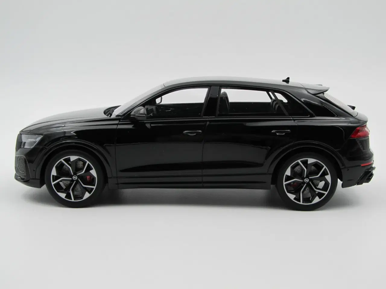 Billede 2 - 2019 Audi RS Q8 Quattro - Limited Edition - 1:18  